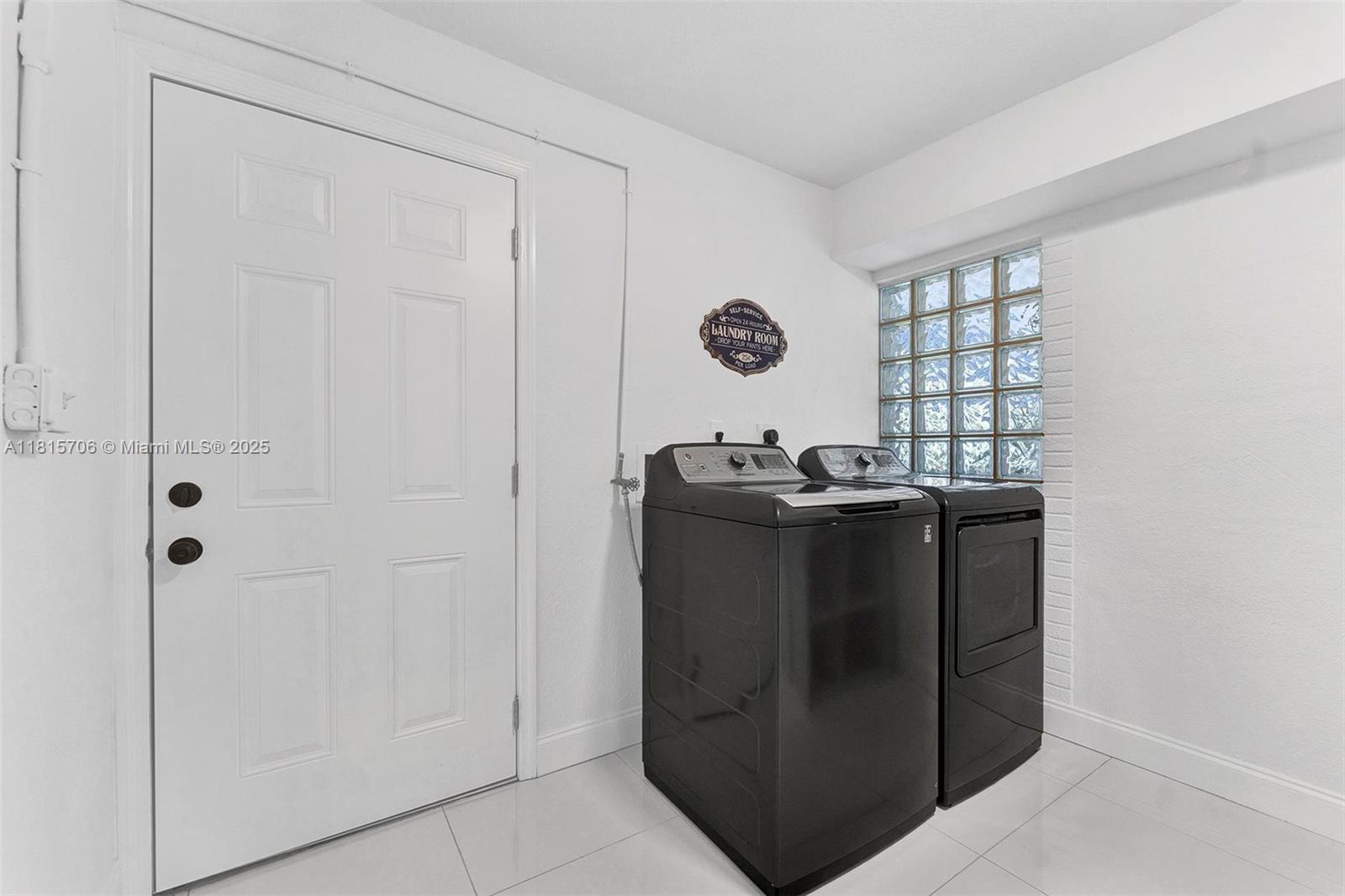 CORAL HEIGHTS SEC 2 - Residential Lease