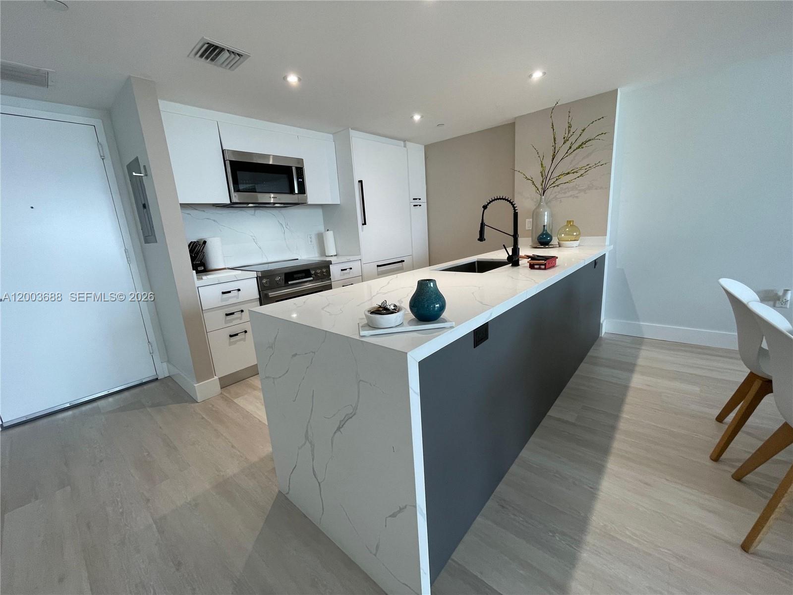 50 Biscayne Blvd 2611