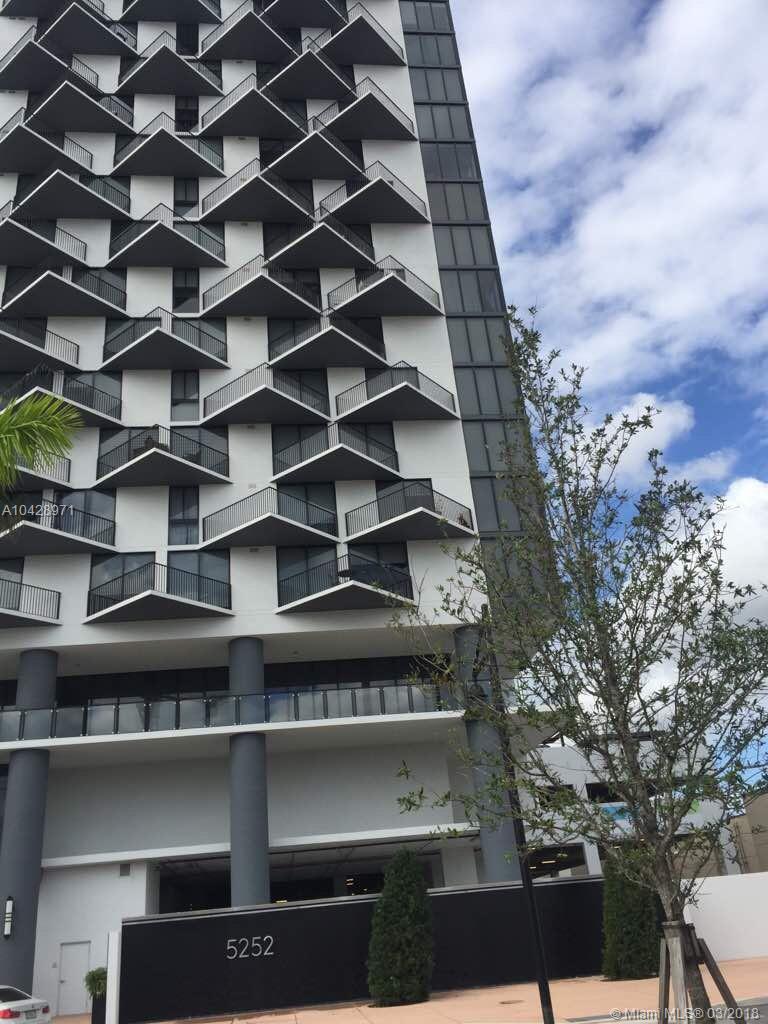 5252 PASEO CONDO - Residential Lease