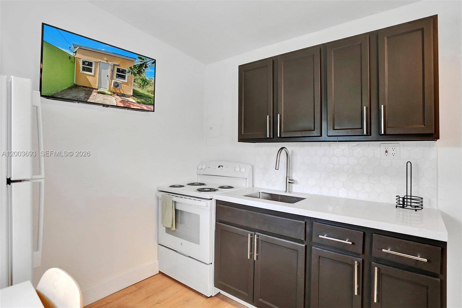 HOLLYWOOD PARK - Residential Income