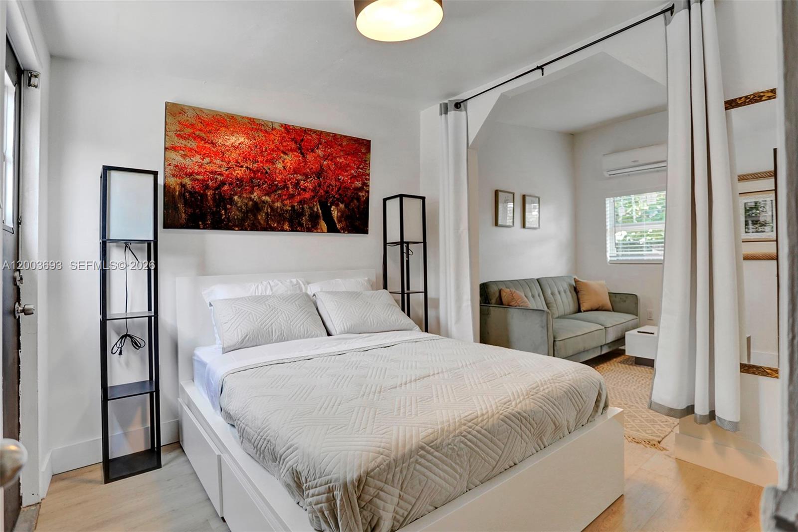 HOLLYWOOD PARK - Residential Income