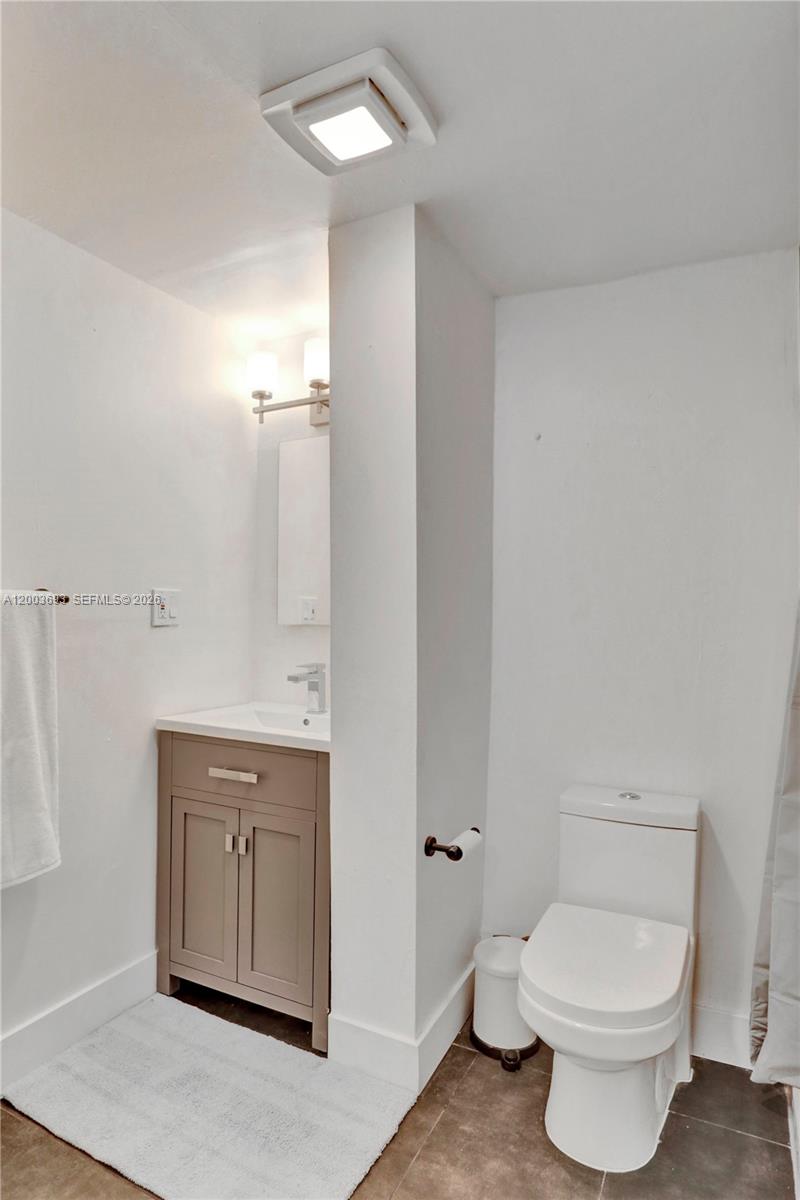 HOLLYWOOD PARK - Residential Income