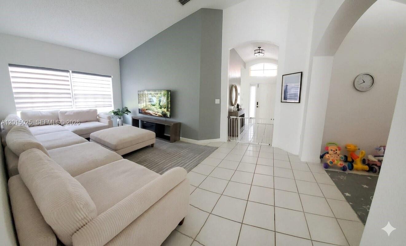 FOREST LAKES COUNTRY GARD - Residential