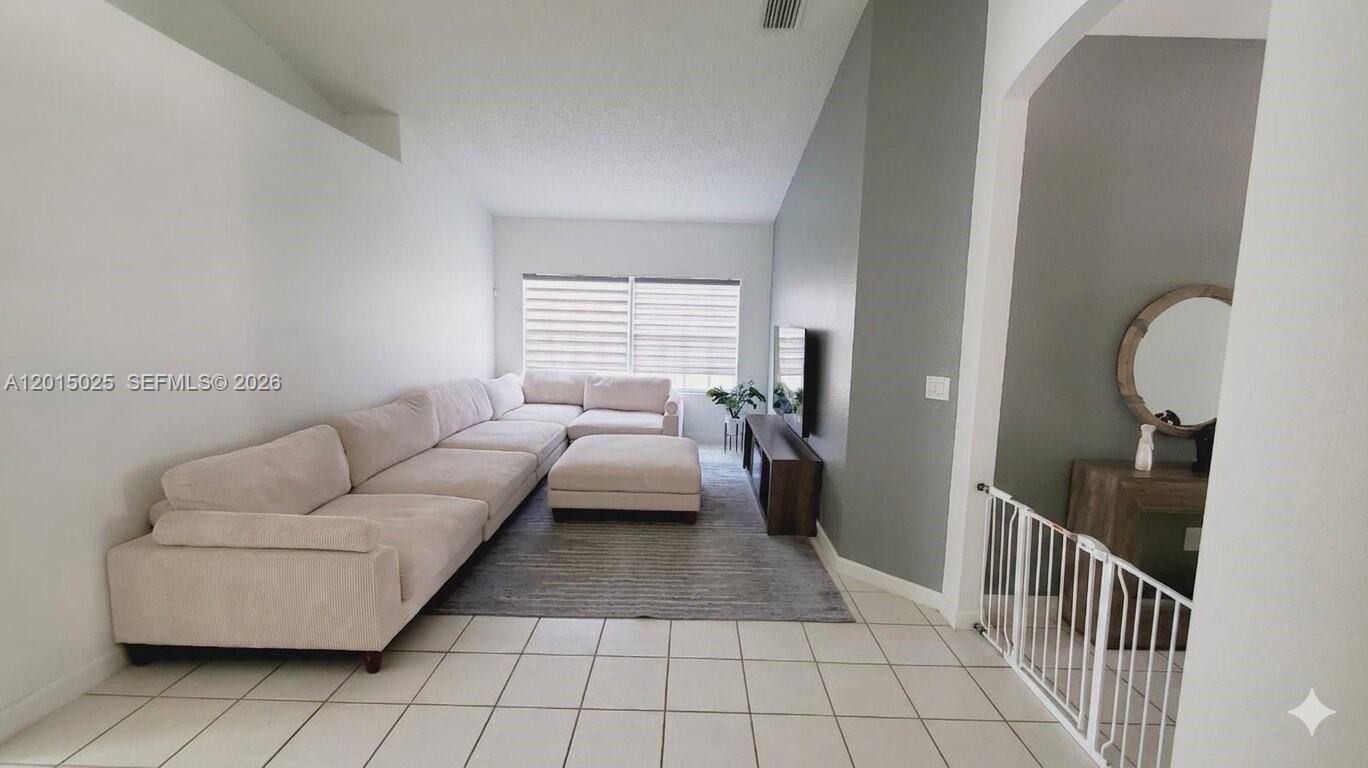 FOREST LAKES COUNTRY GARD - Residential