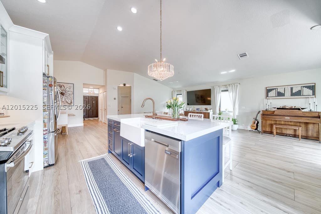 Photo of 77 Gables Blvd, Weston, FL 33326 (MLS # A12015225)