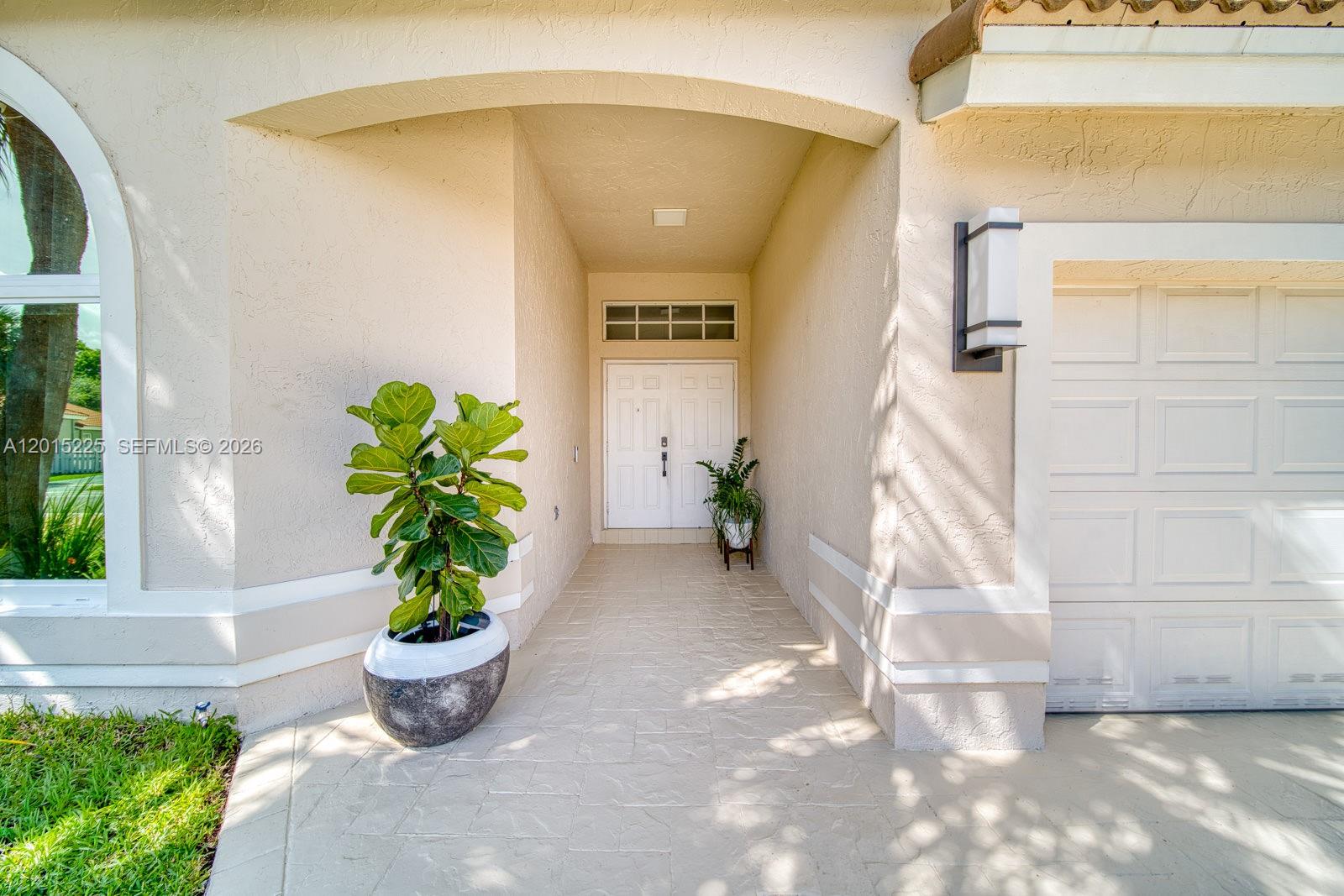 77 Gables Blvd