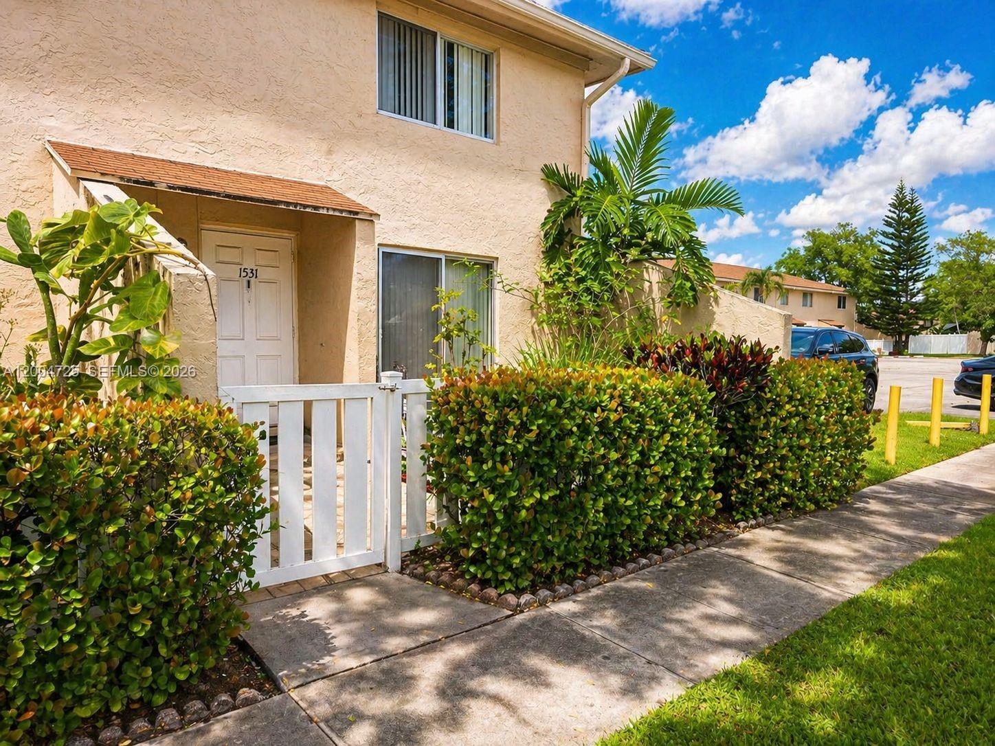 TOWNHOMES OF ORIOLE II - Residential