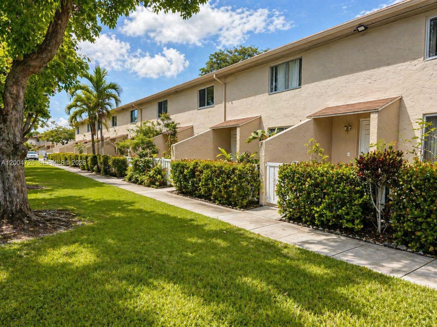 TOWNHOMES OF ORIOLE II - Residential