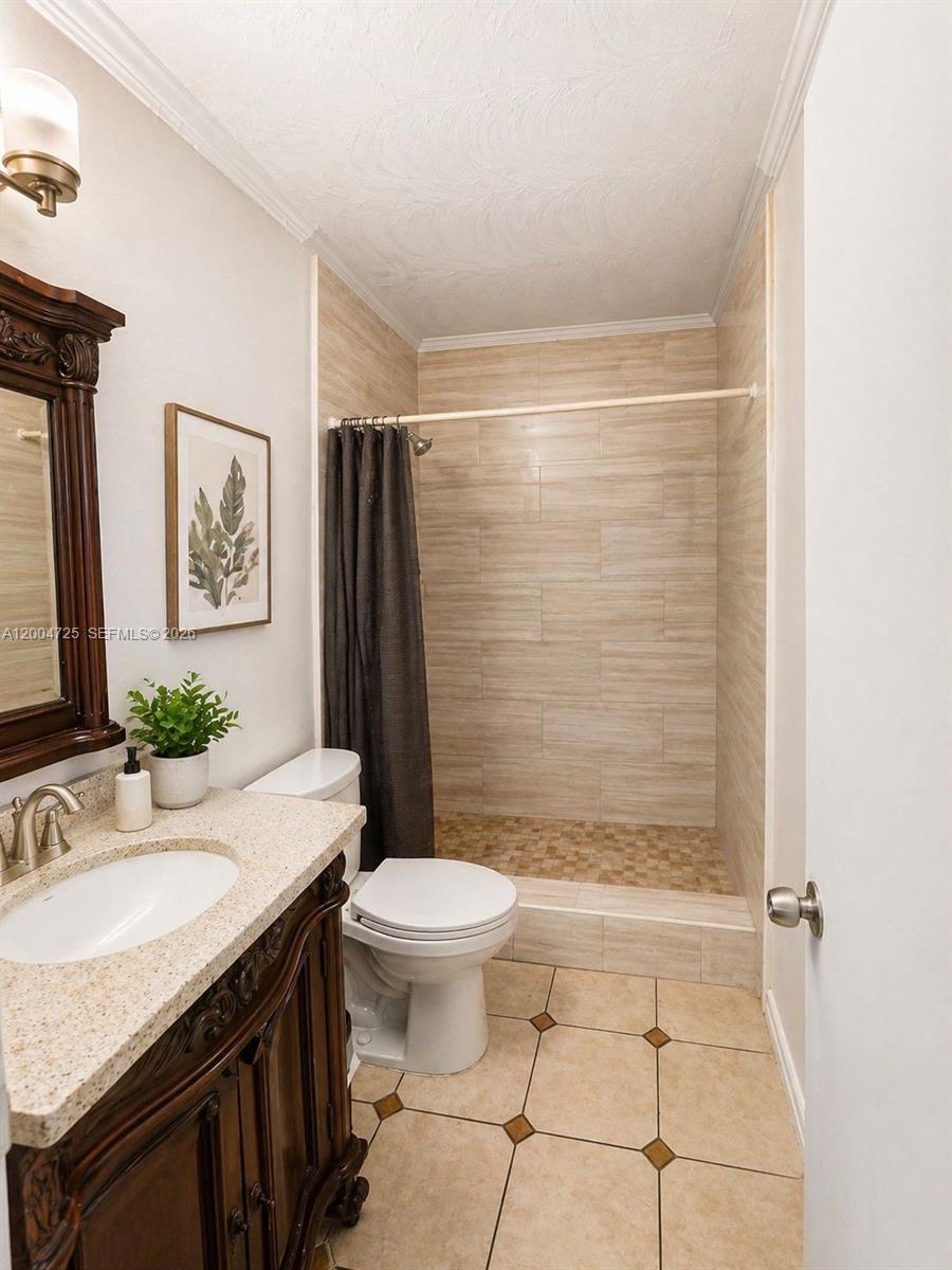 TOWNHOMES OF ORIOLE II - Residential