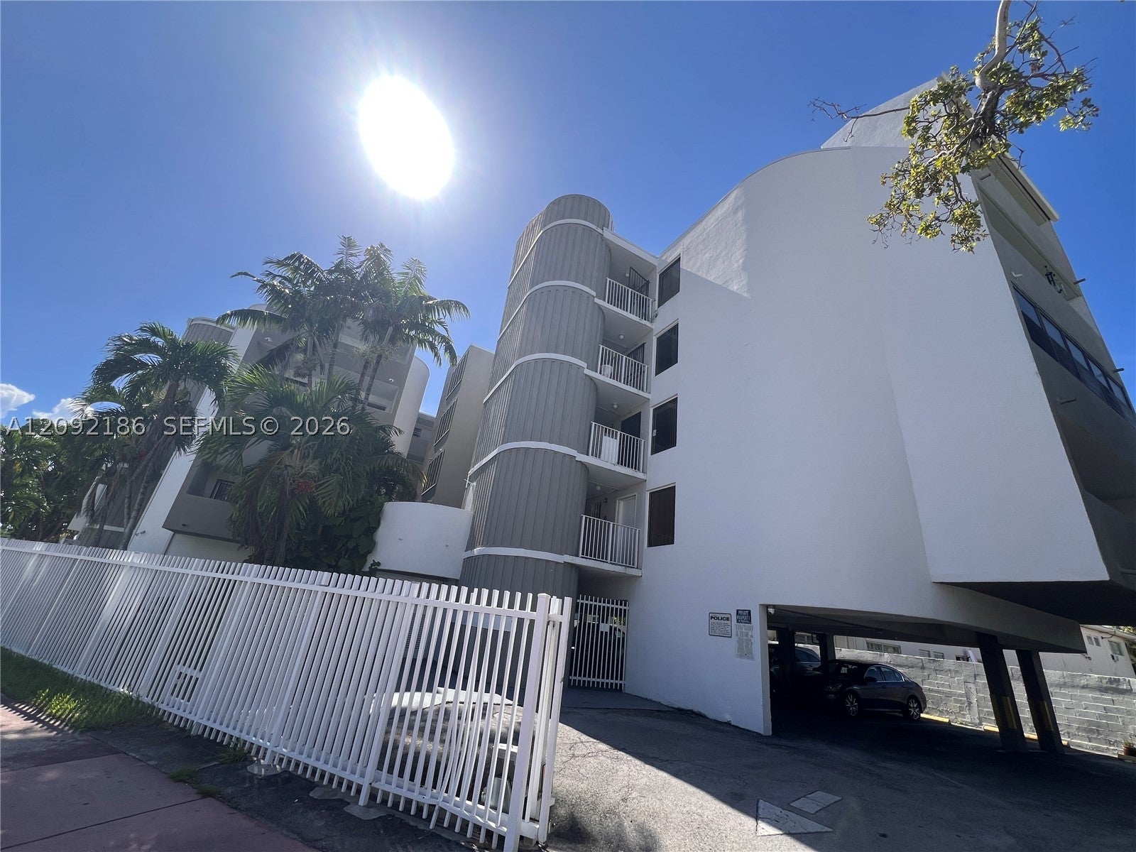 2000 Biarritz Dr 407