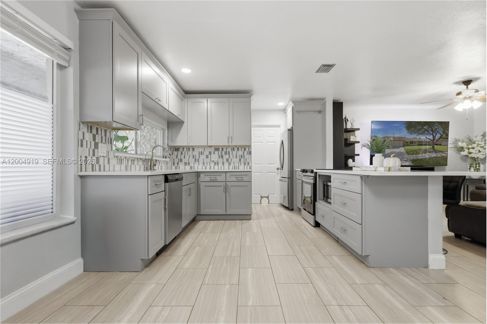 SOUTH SHORE 1 OF WELLINGTO - Residential