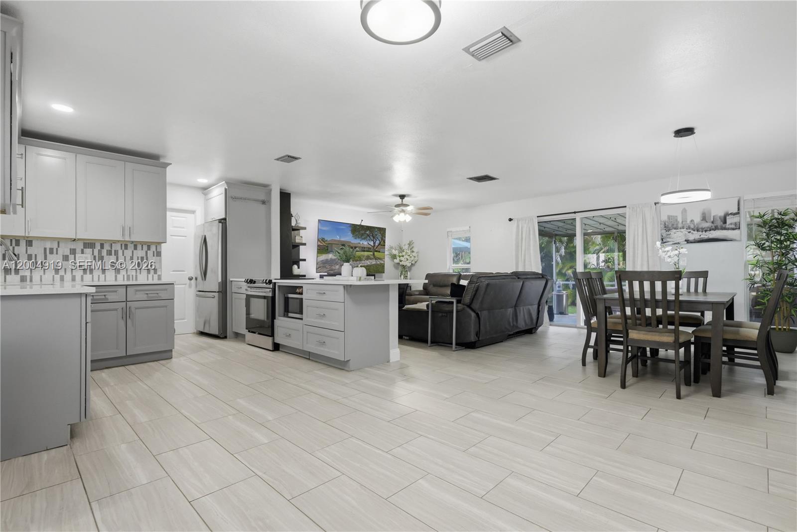 SOUTH SHORE 1 OF WELLINGTO - Residential