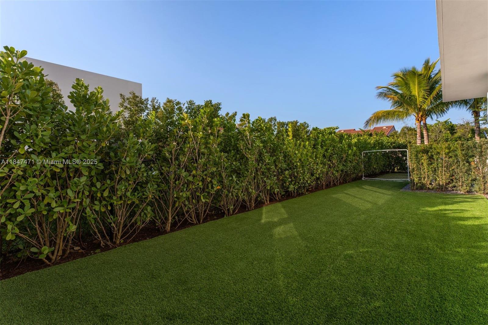 WESTON ESTATES - Residential