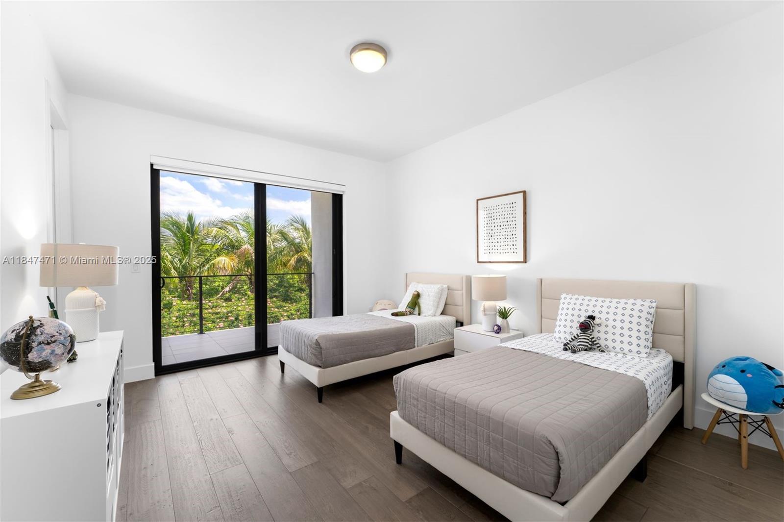 WESTON ESTATES - Residential