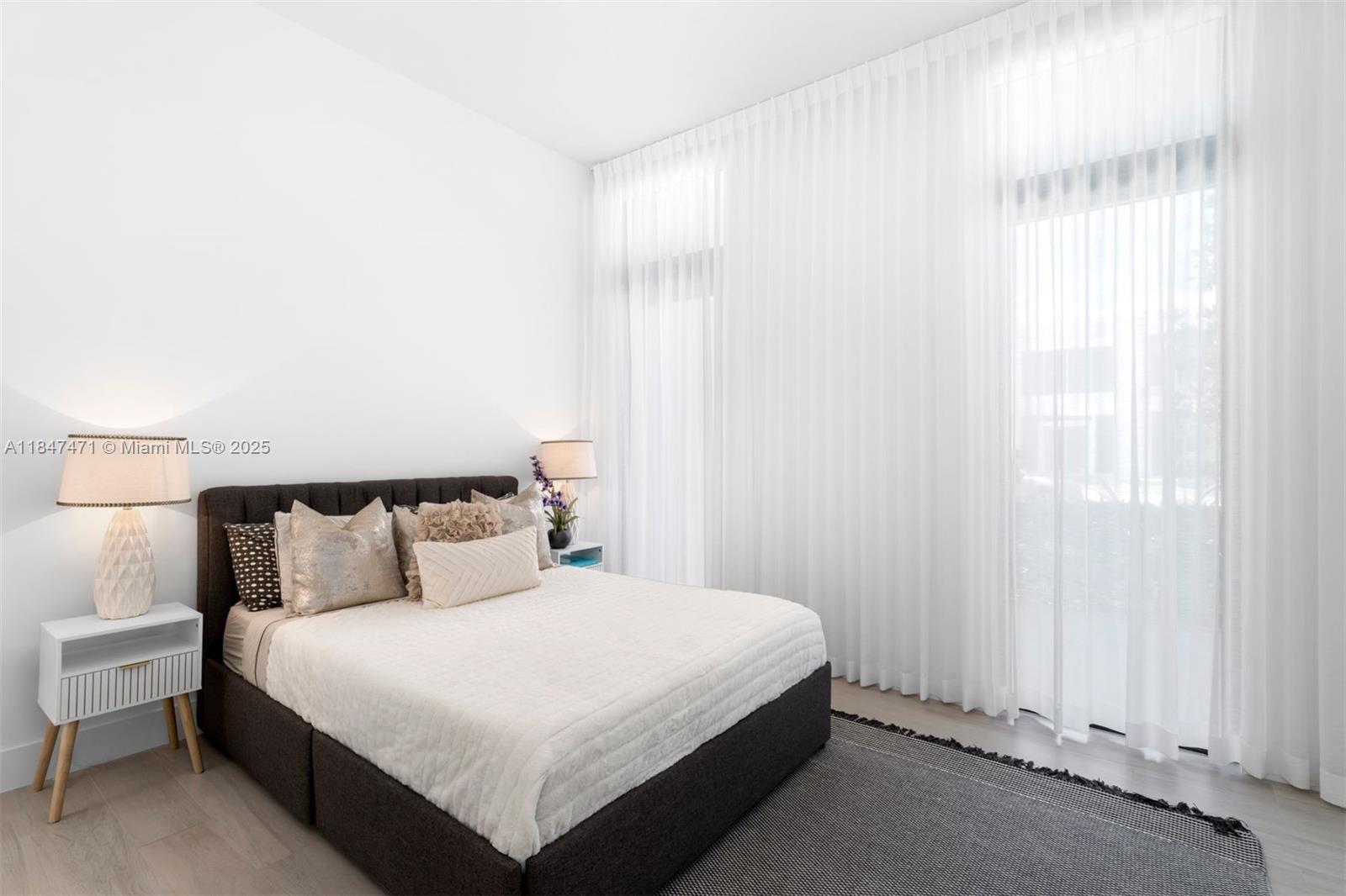 WESTON ESTATES - Residential