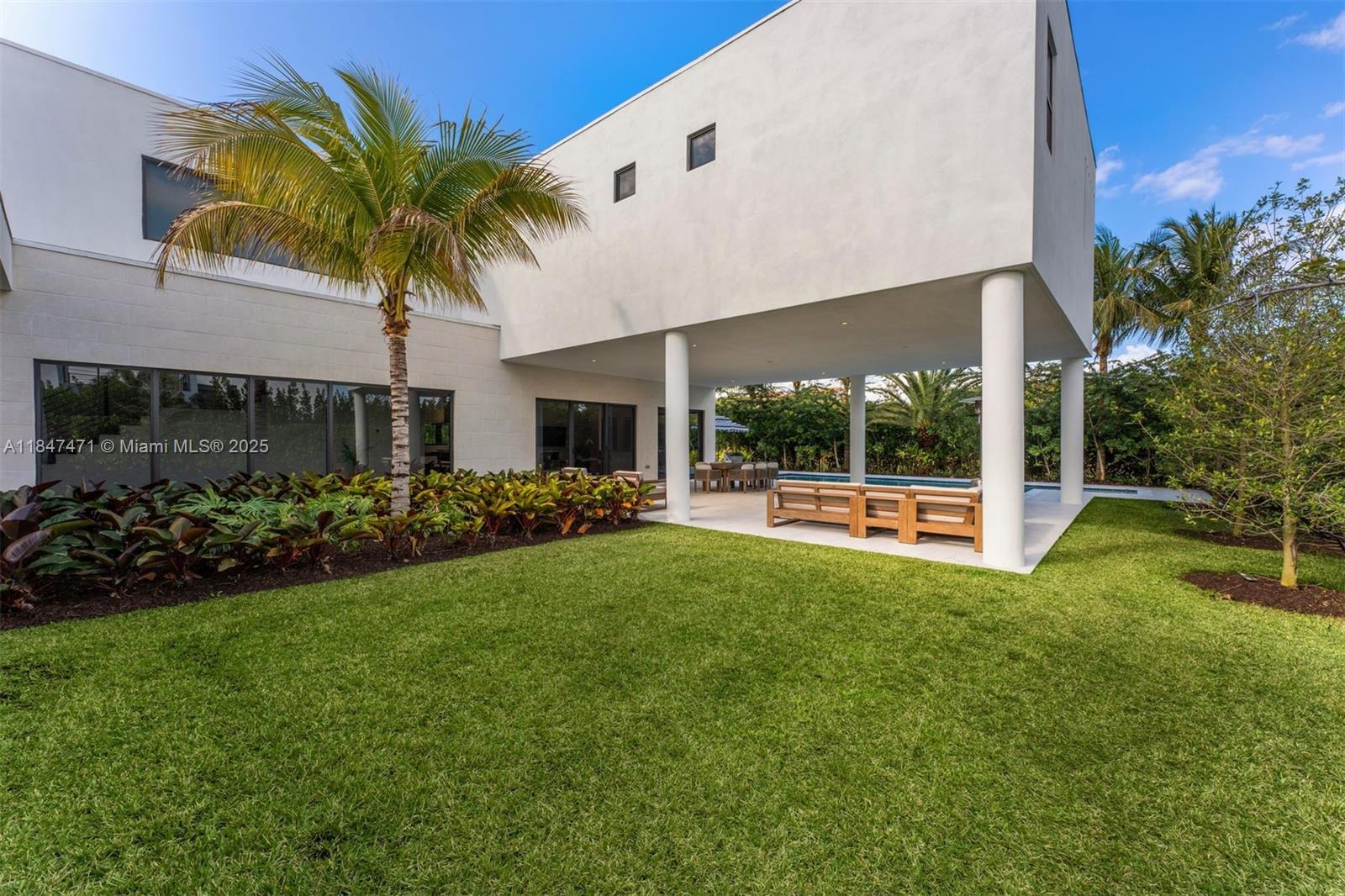 WESTON ESTATES - Residential