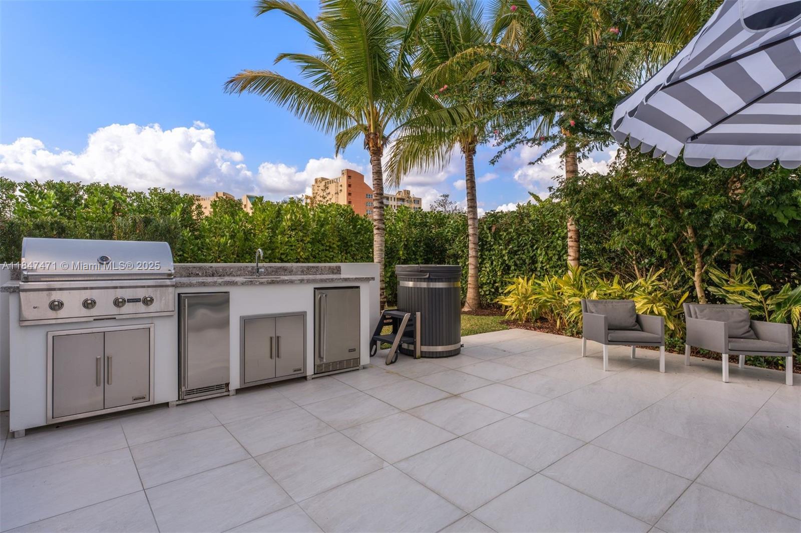 WESTON ESTATES - Residential