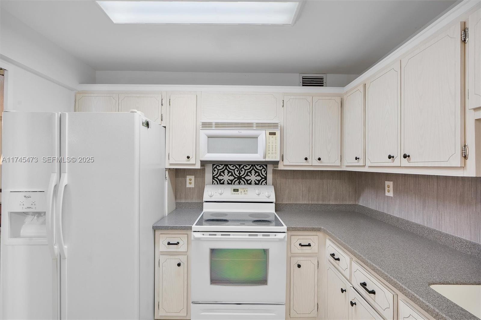 CAMBRIDGE TOWERS CONDO - Residential