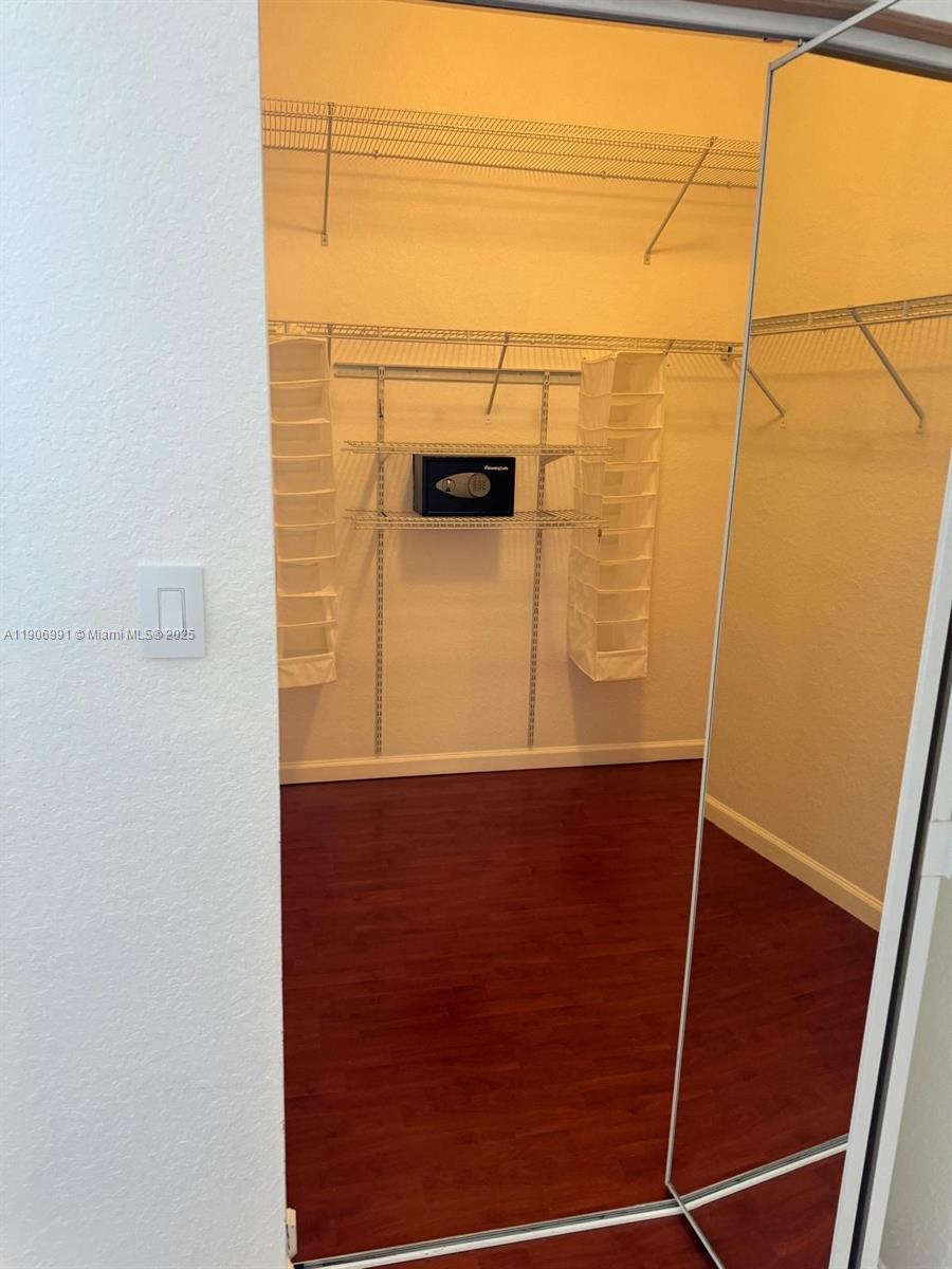 LAS BRISAS - Residential Lease