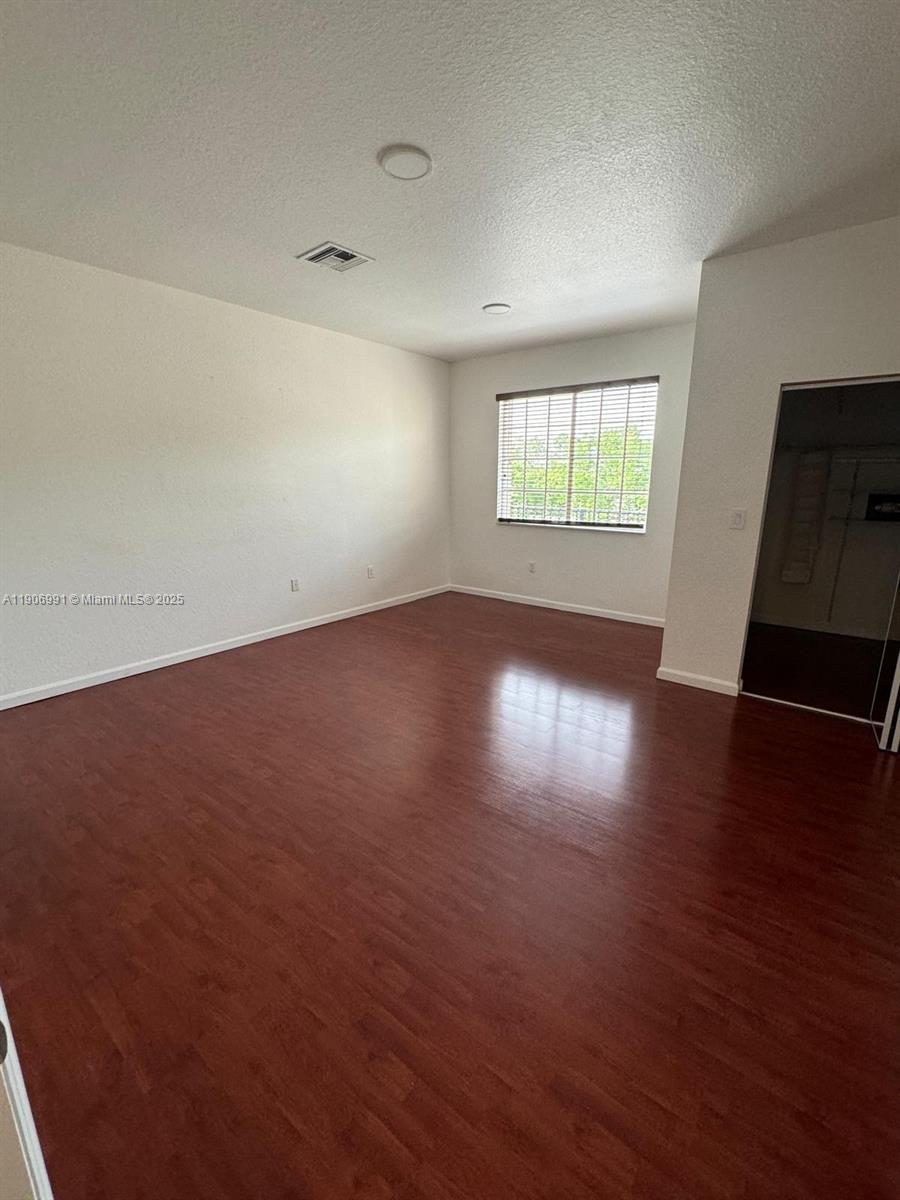 LAS BRISAS - Residential Lease