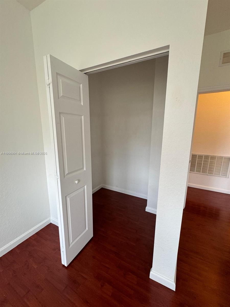 LAS BRISAS - Residential Lease