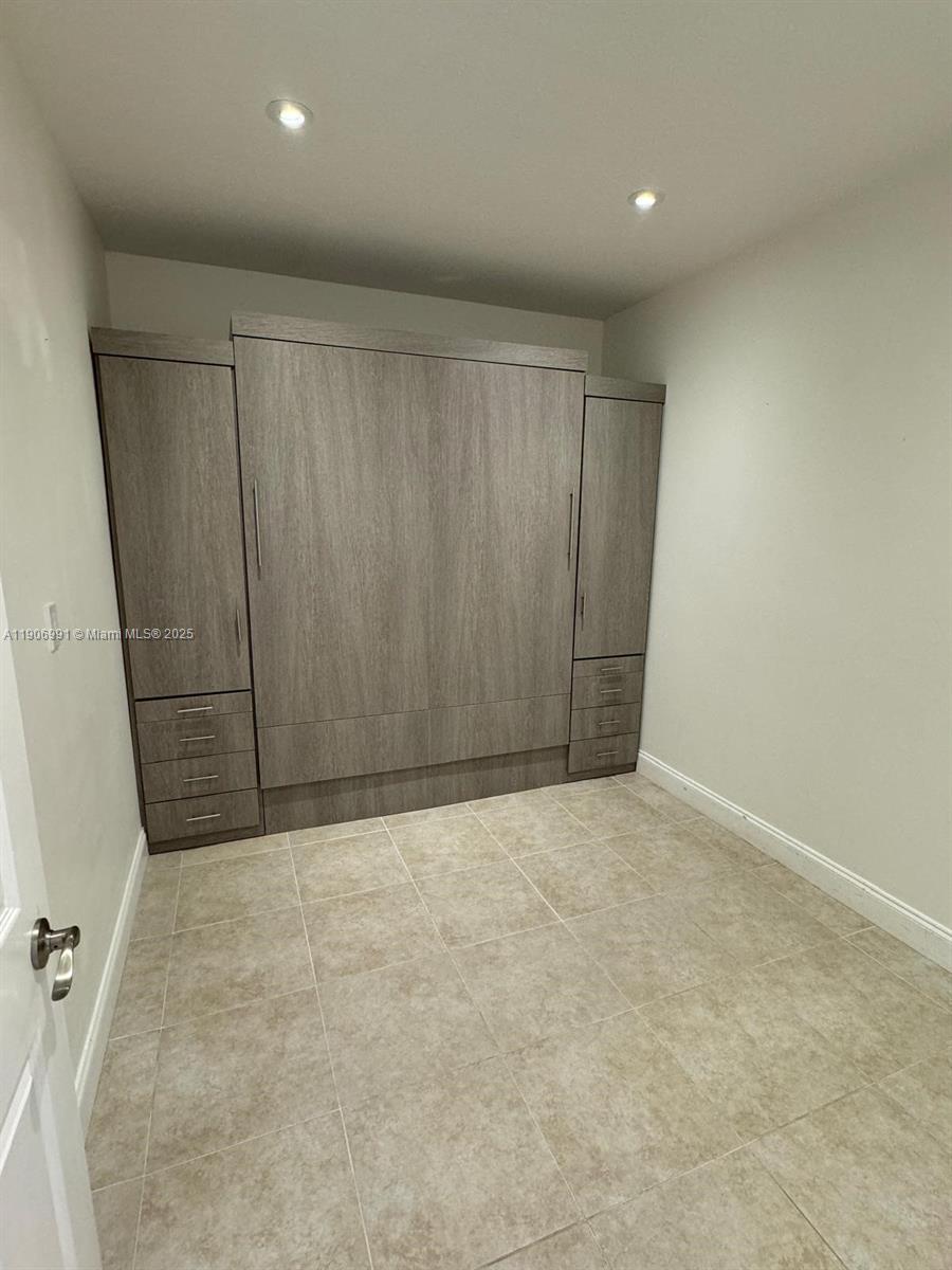 LAS BRISAS - Residential Lease