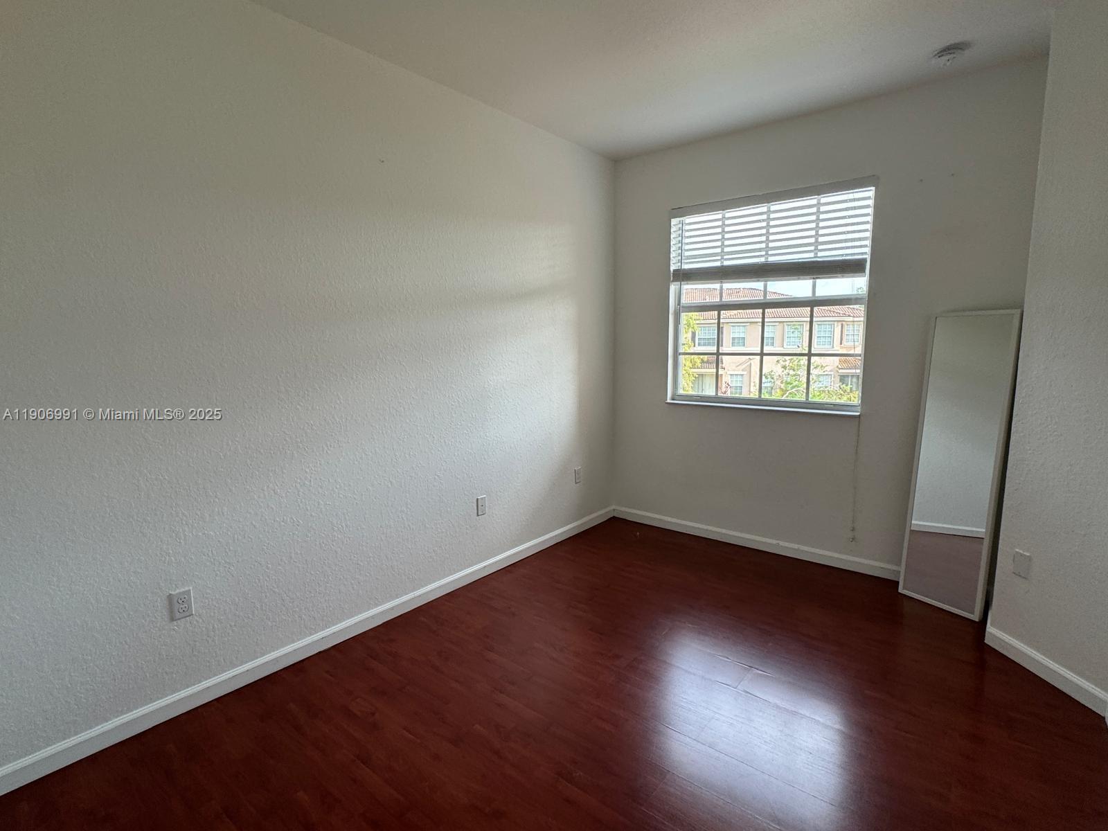 LAS BRISAS - Residential Lease