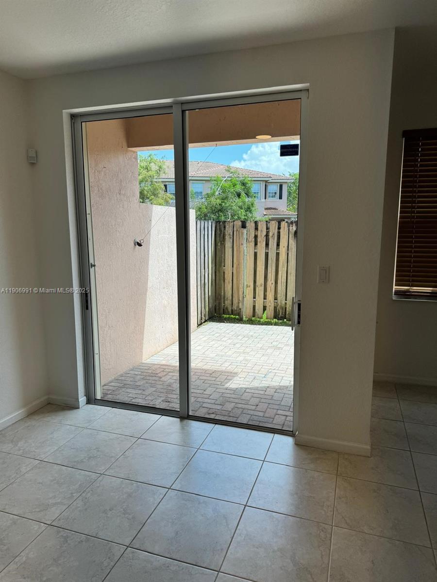 LAS BRISAS - Residential Lease