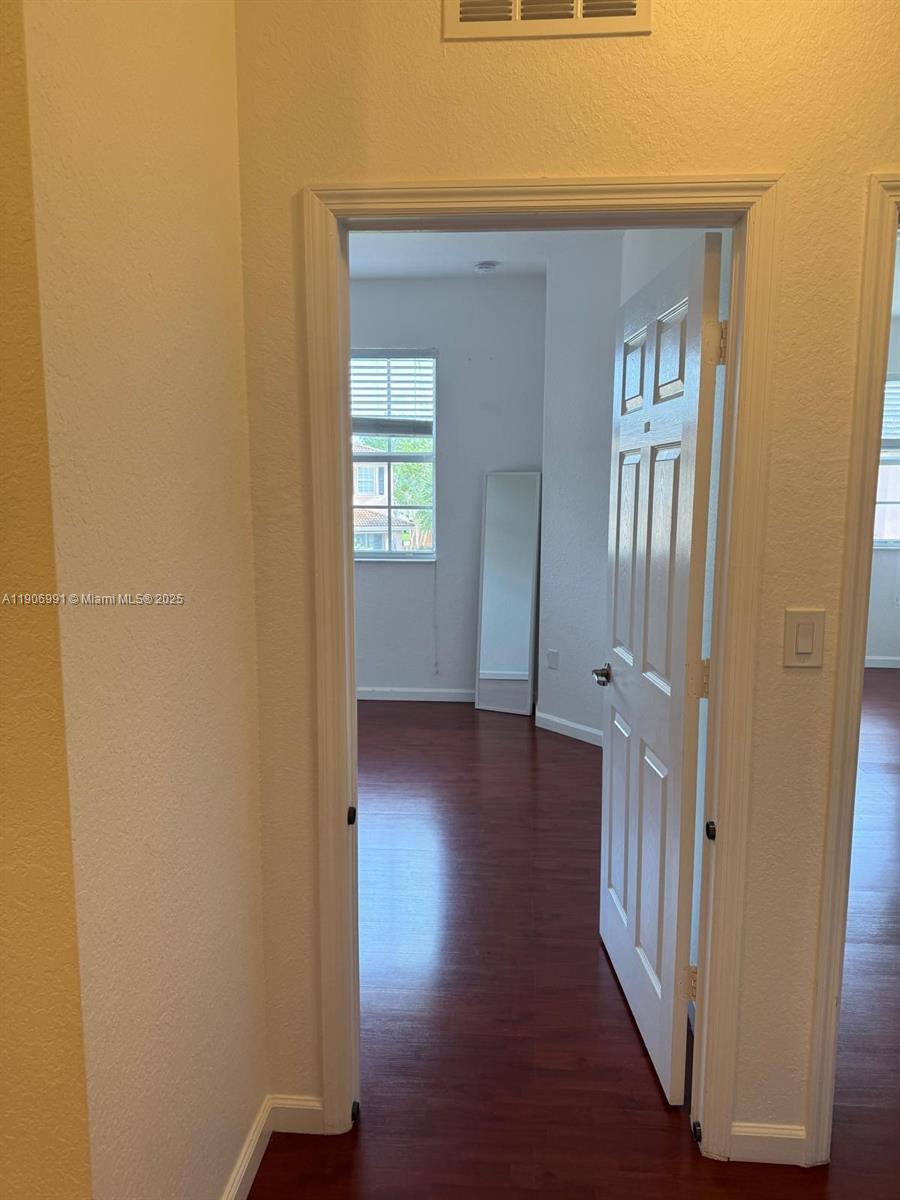 LAS BRISAS - Residential Lease