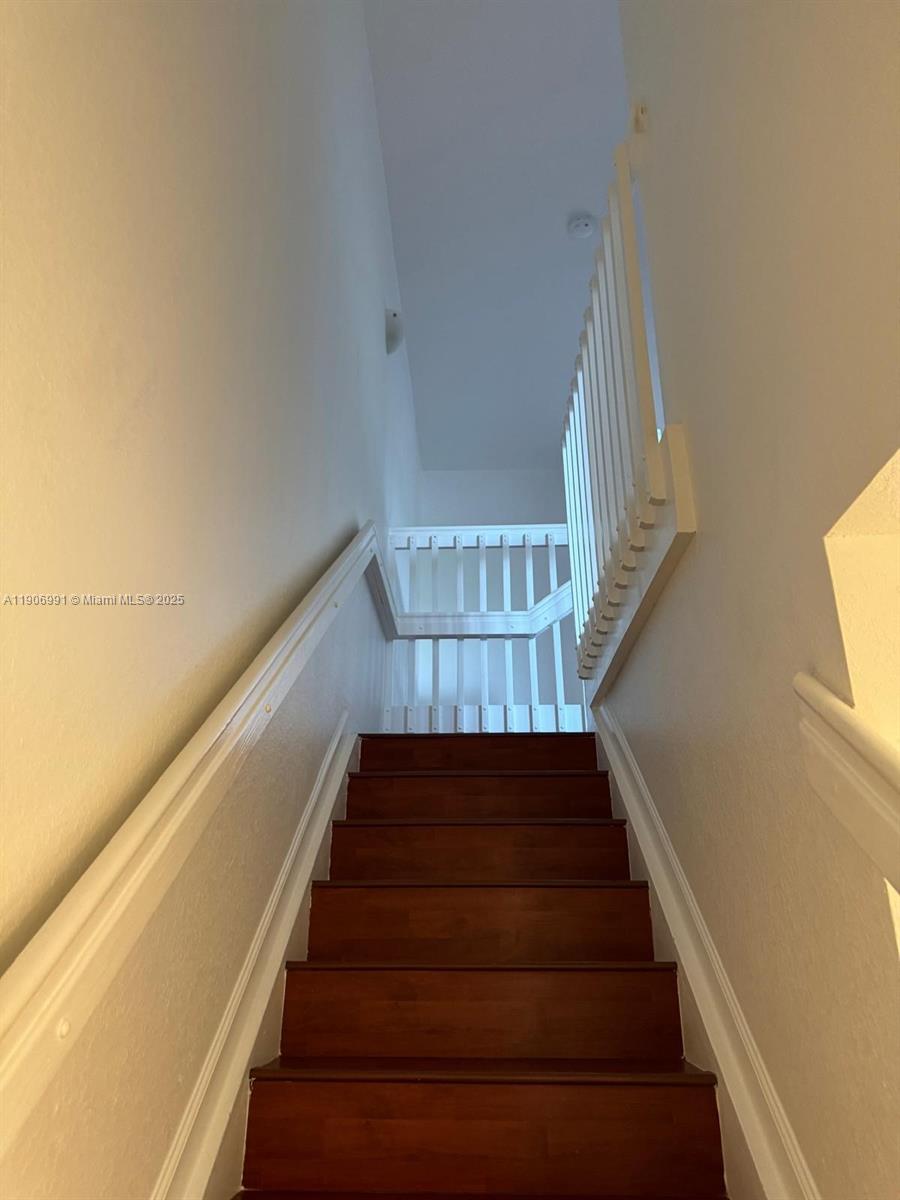 LAS BRISAS - Residential Lease