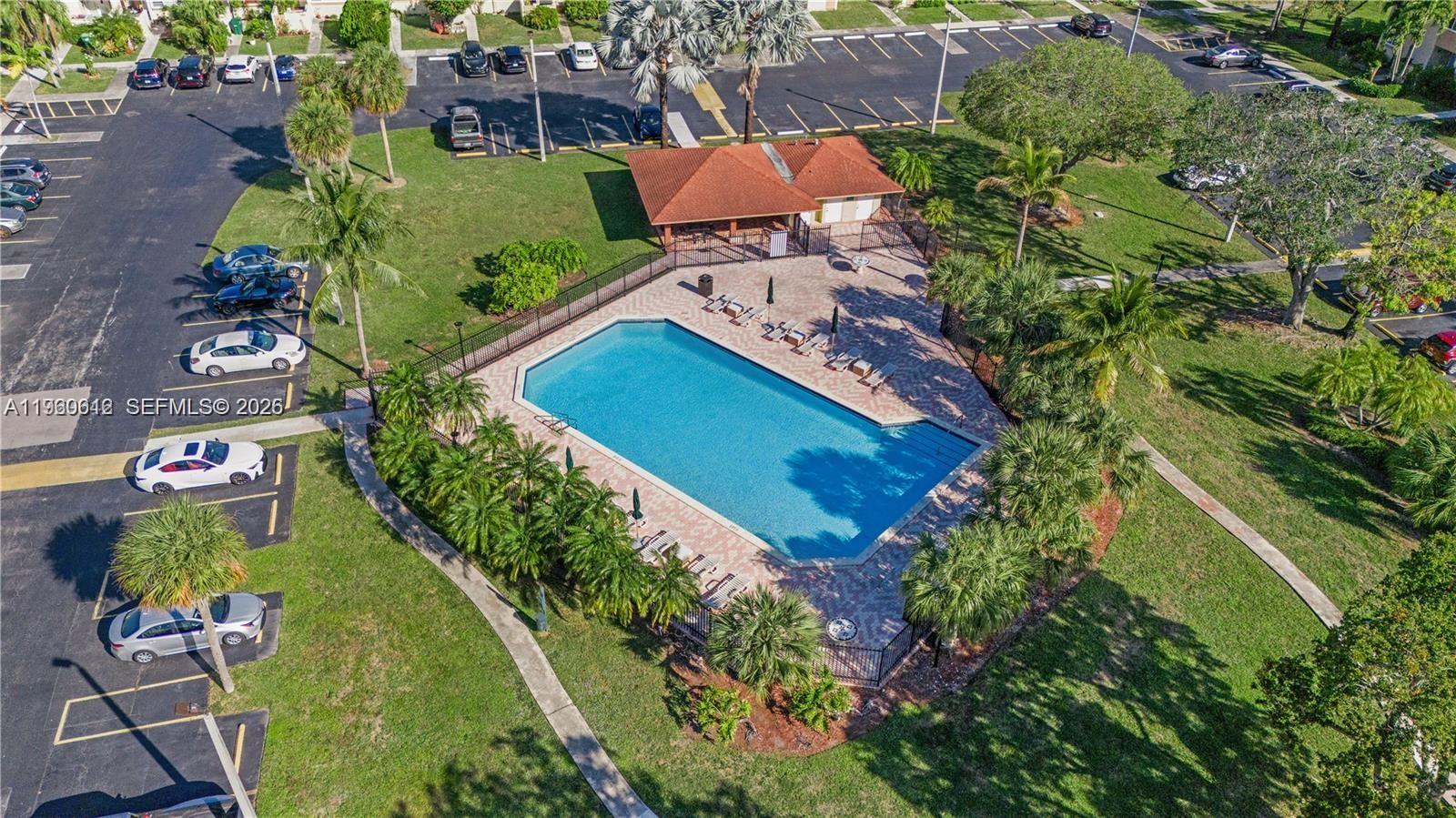 14273 Kendale Lakes Cir