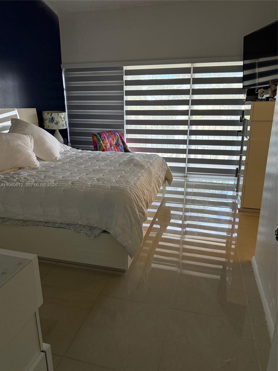 14273 Kendale Lakes Cir