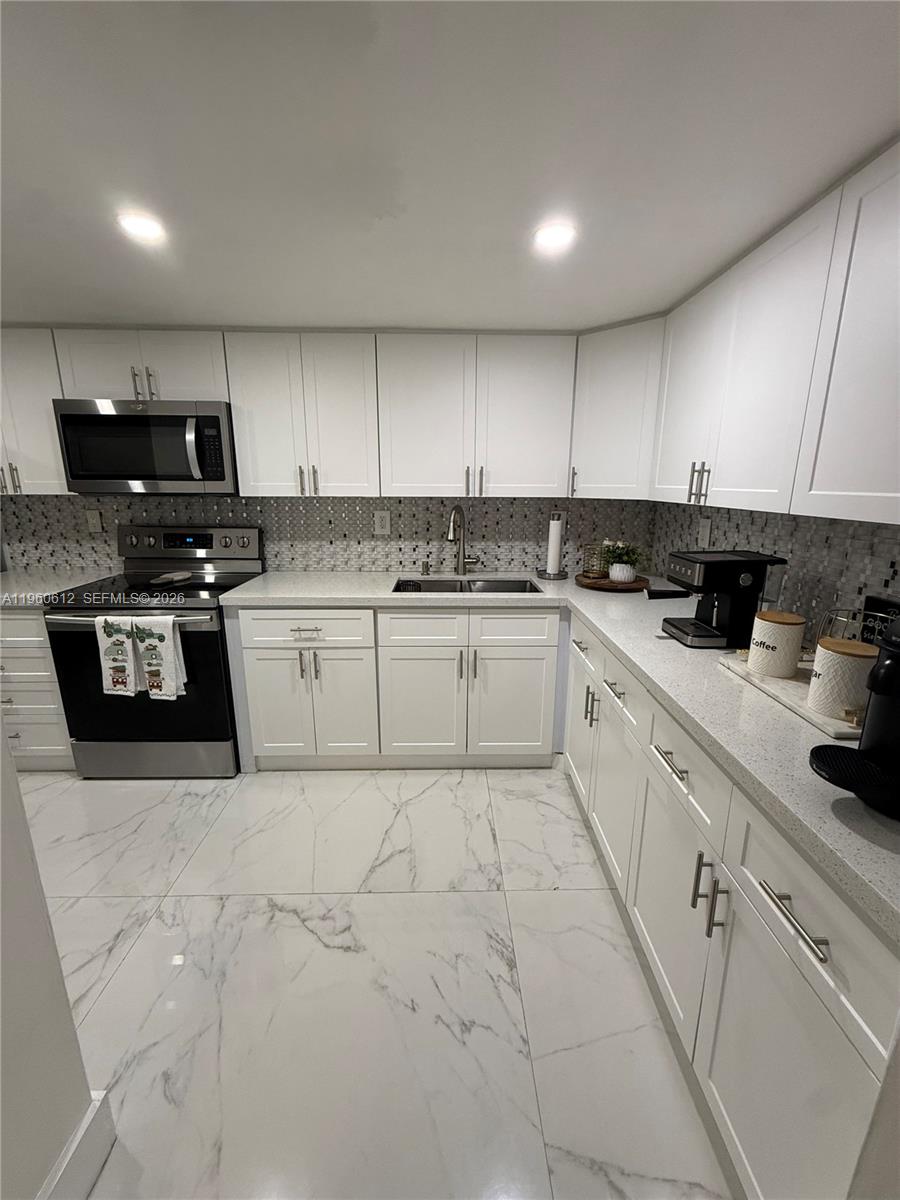 CATALONIA LAKE VILLAS - Residential