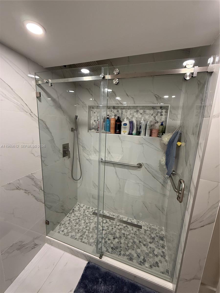 CATALONIA LAKE VILLAS - Residential