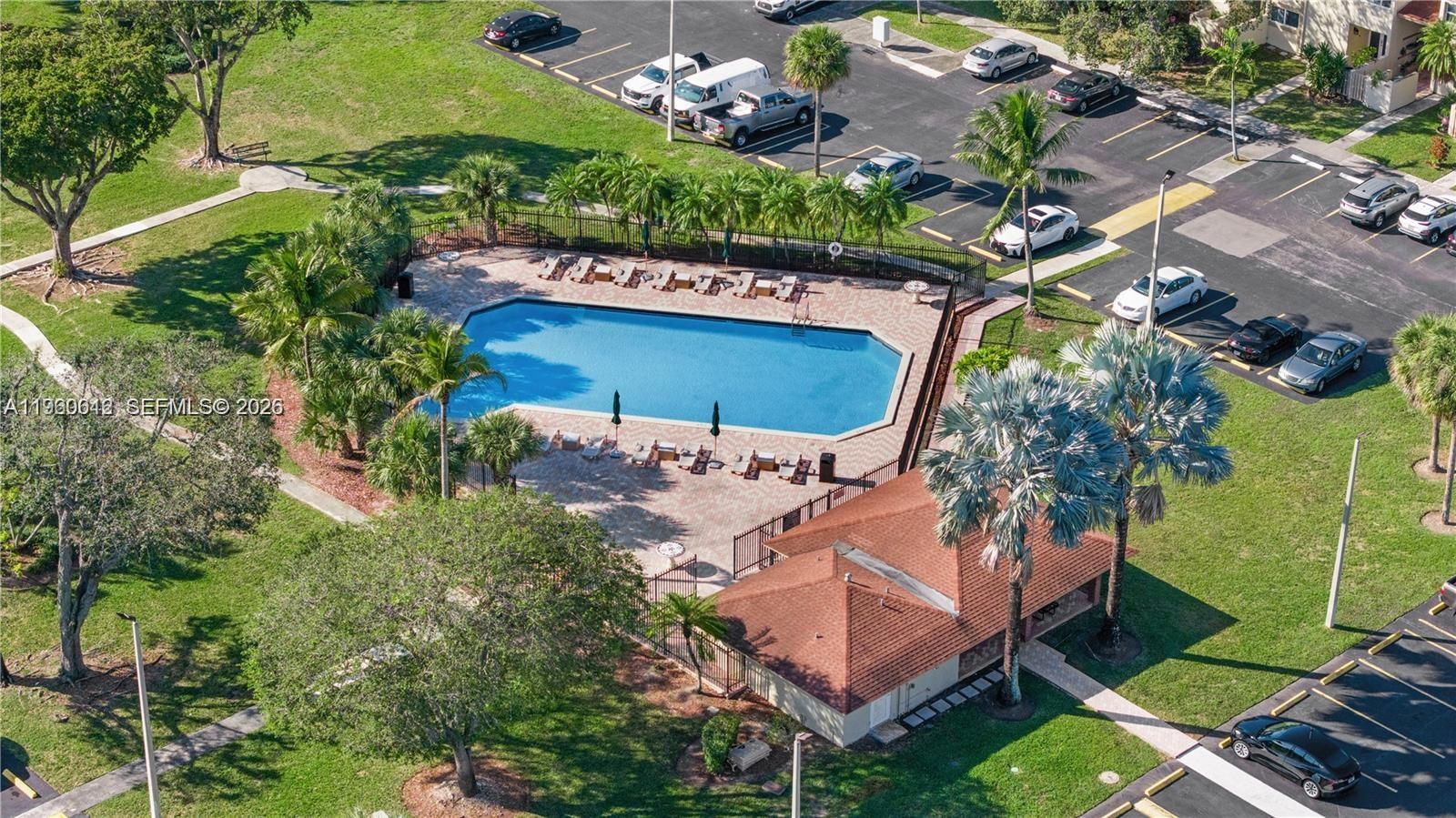 14273 Kendale Lakes Cir