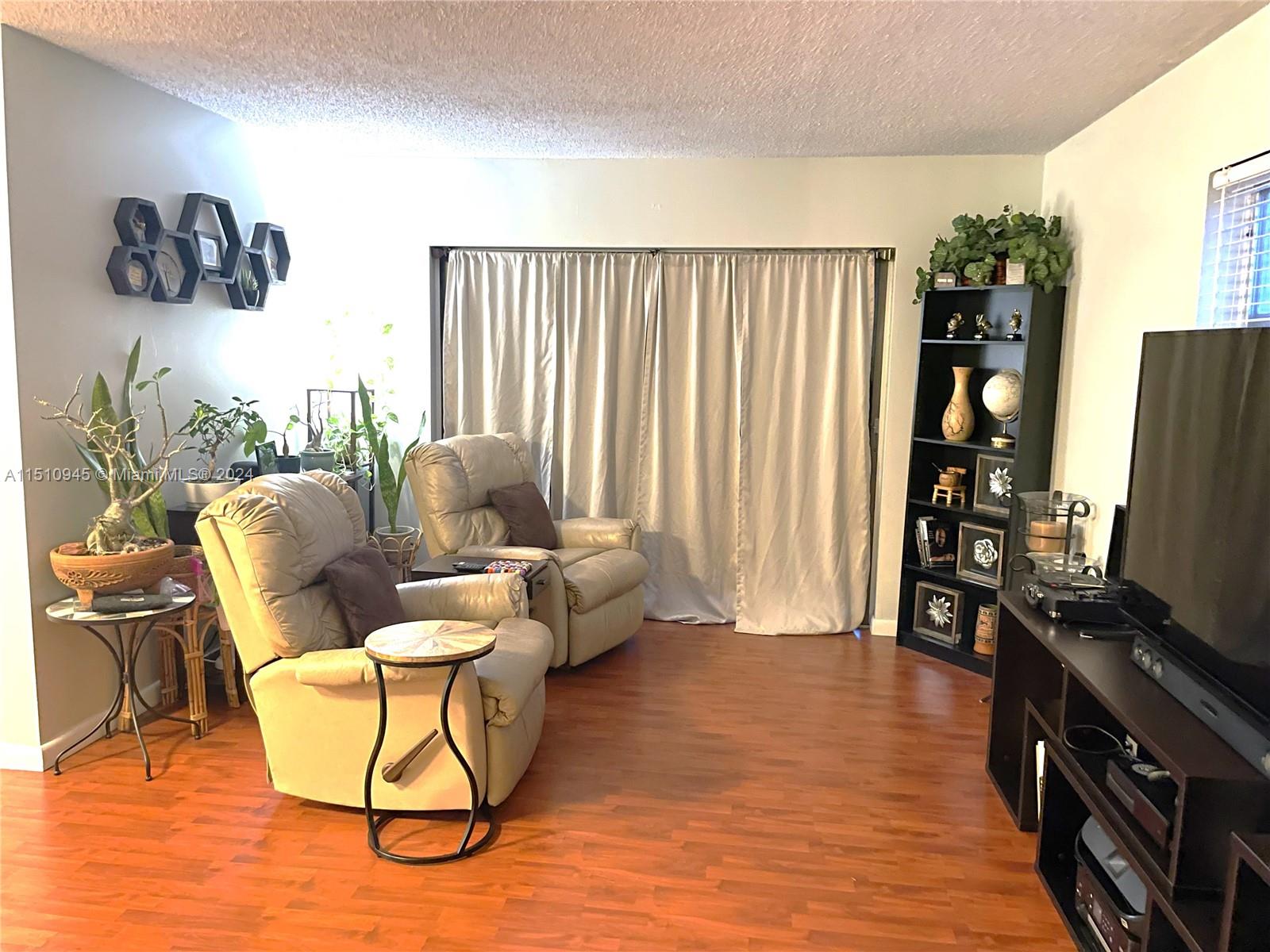 ARROWHEAD CONDO NO IX - Residential Lease