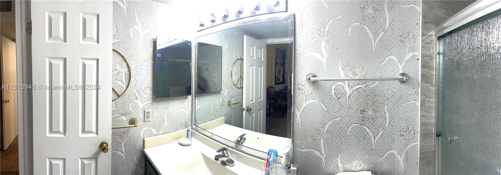 ARROWHEAD CONDO NO IX - Residential Lease