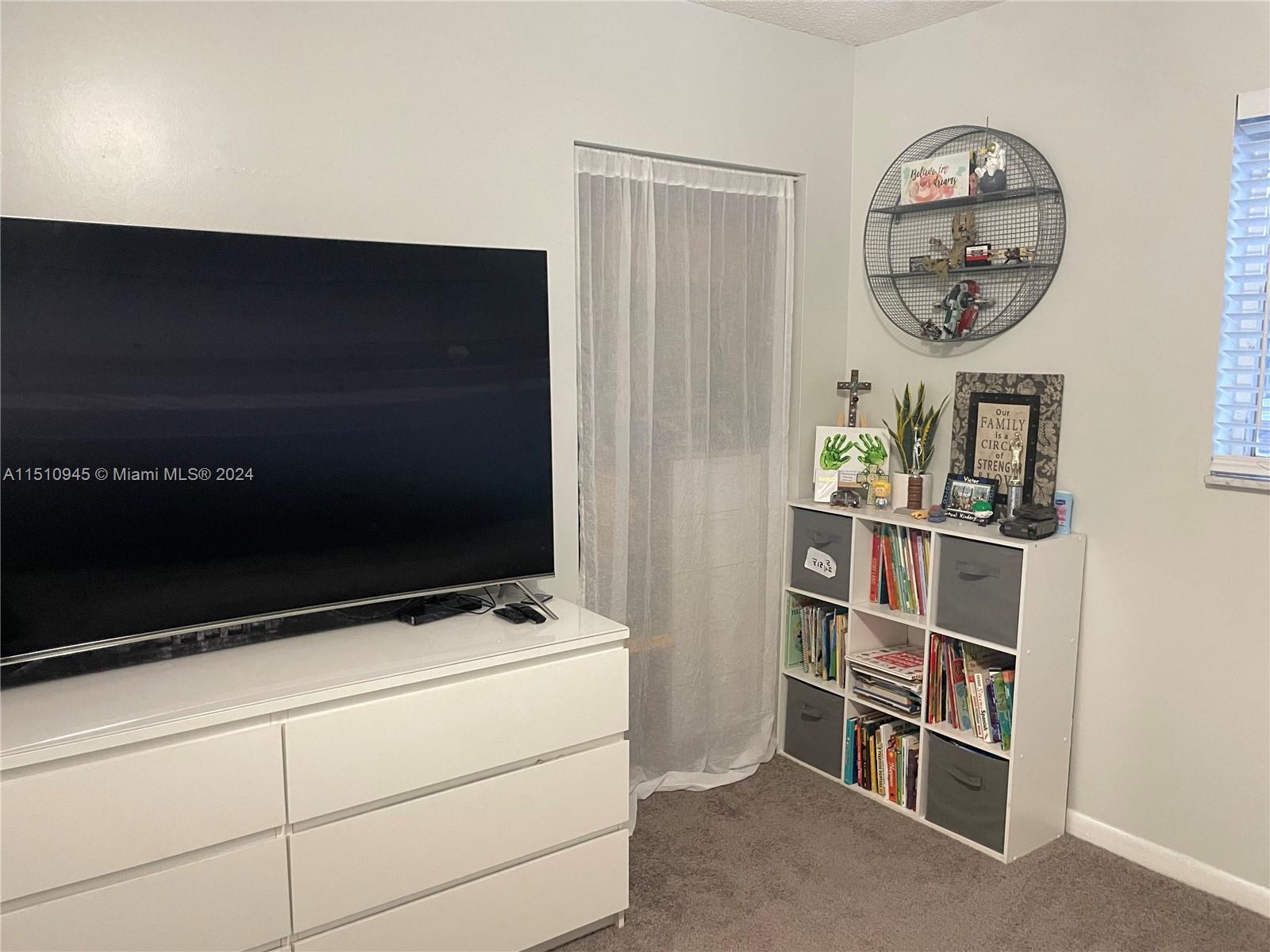 ARROWHEAD CONDO NO IX - Residential Lease