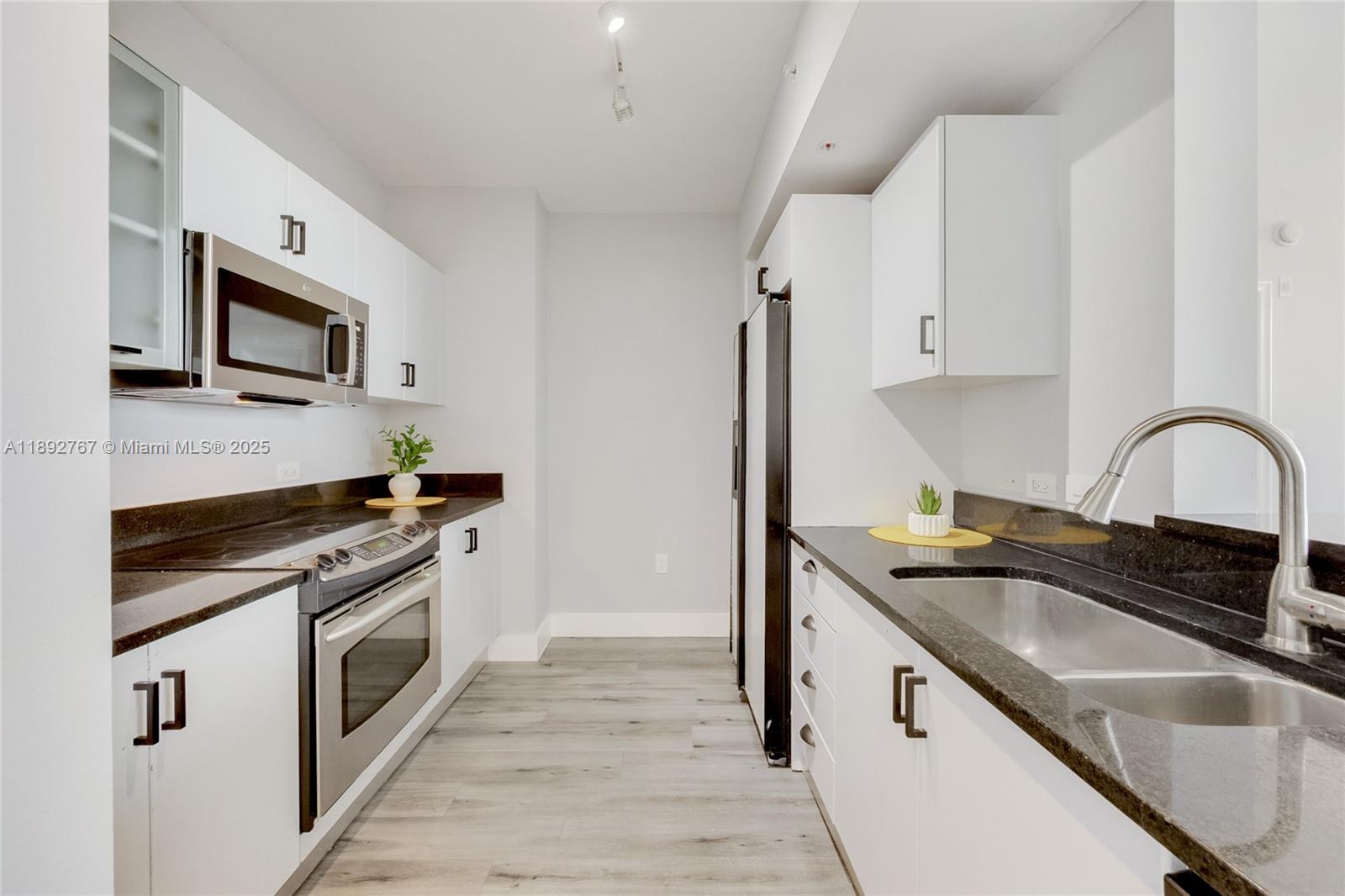 VENTURE AT AVENTURA WEST - Residential