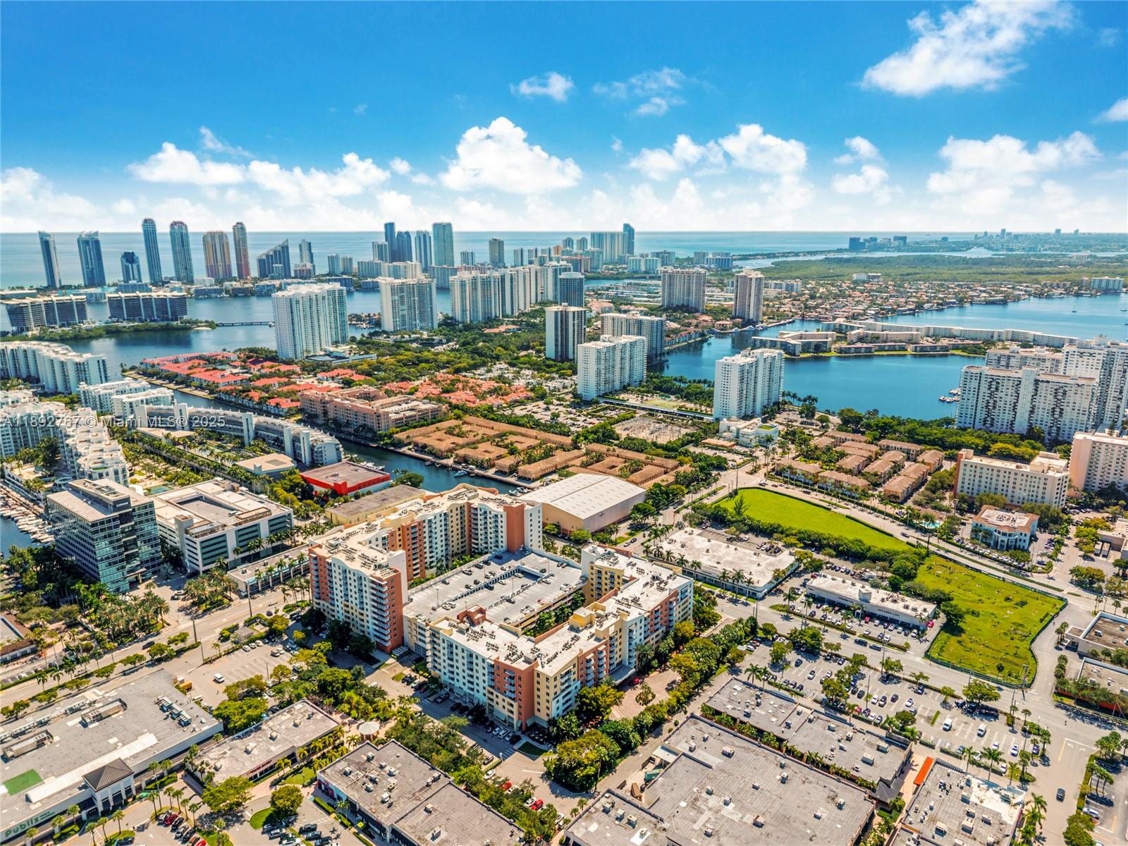 VENTURE AT AVENTURA WEST - Residential