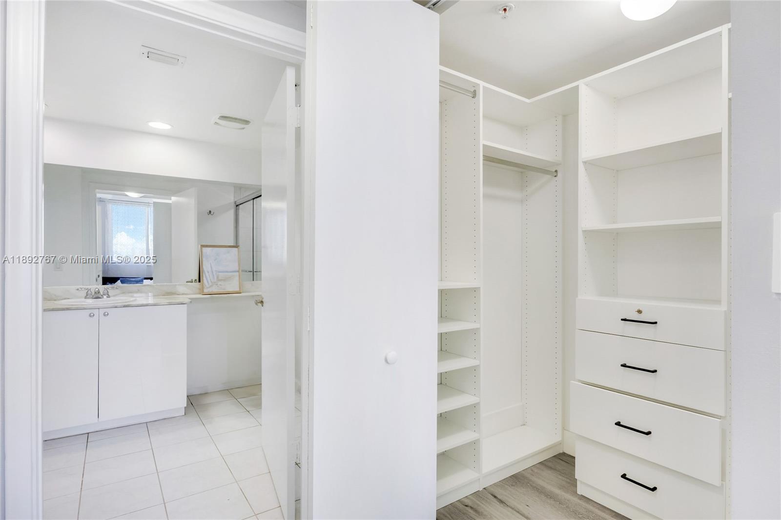 VENTURE AT AVENTURA WEST - Residential