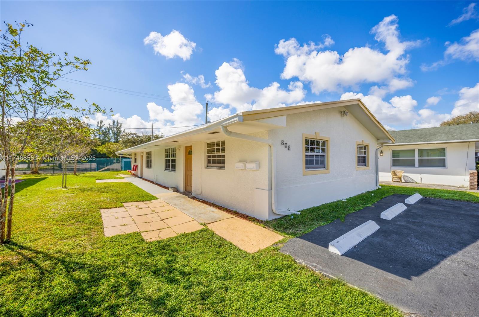 808 SW 30th St