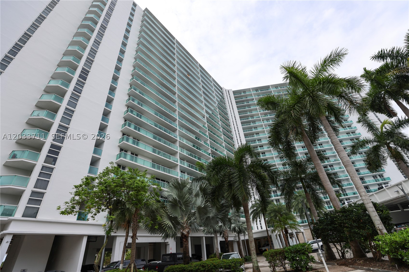 100 Bayview Dr 527