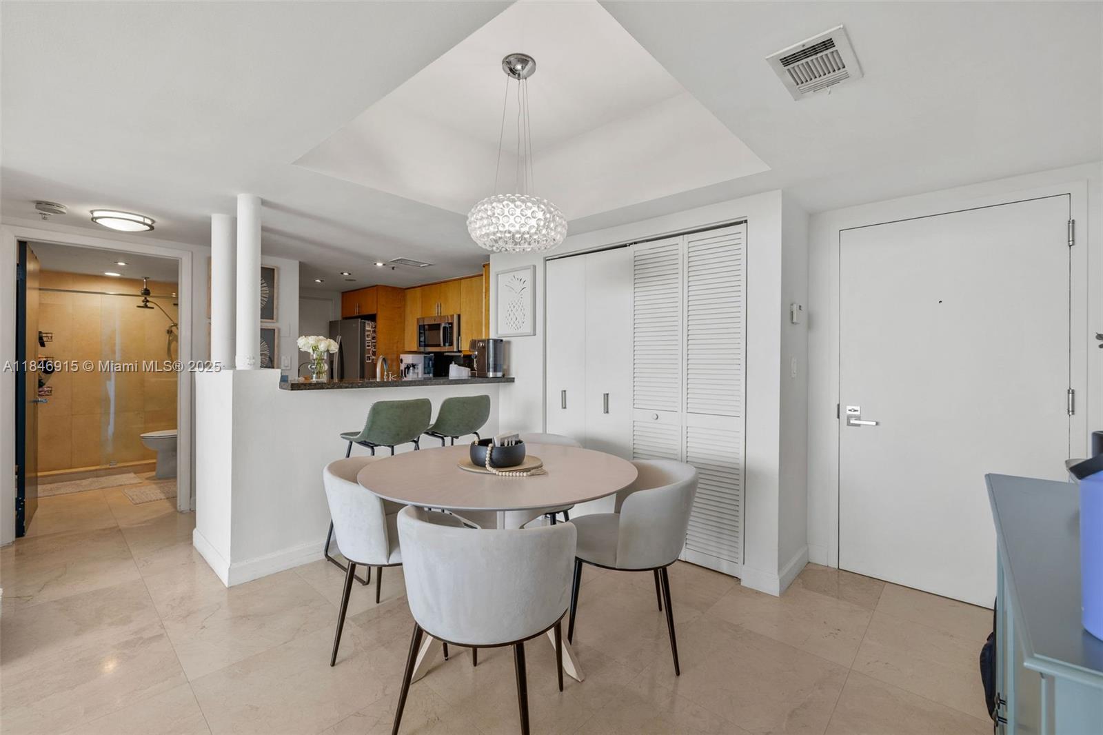 650 West Ave 606