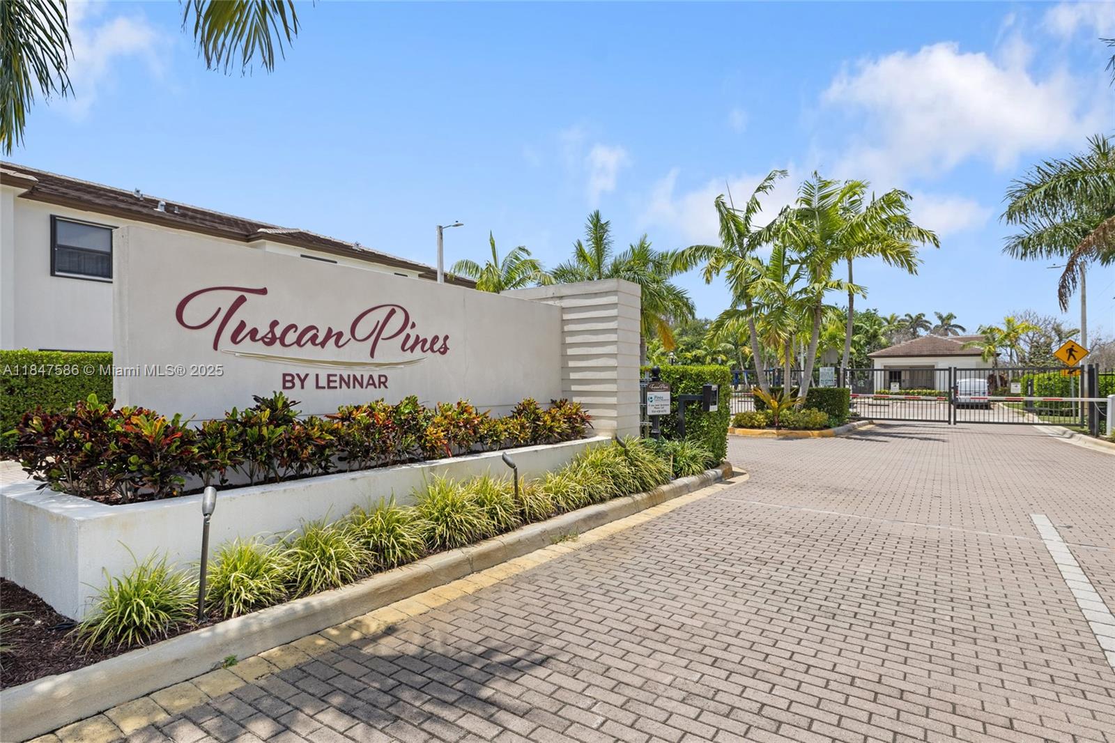 STELLAR PEMBROKE PINES - Residential Lease