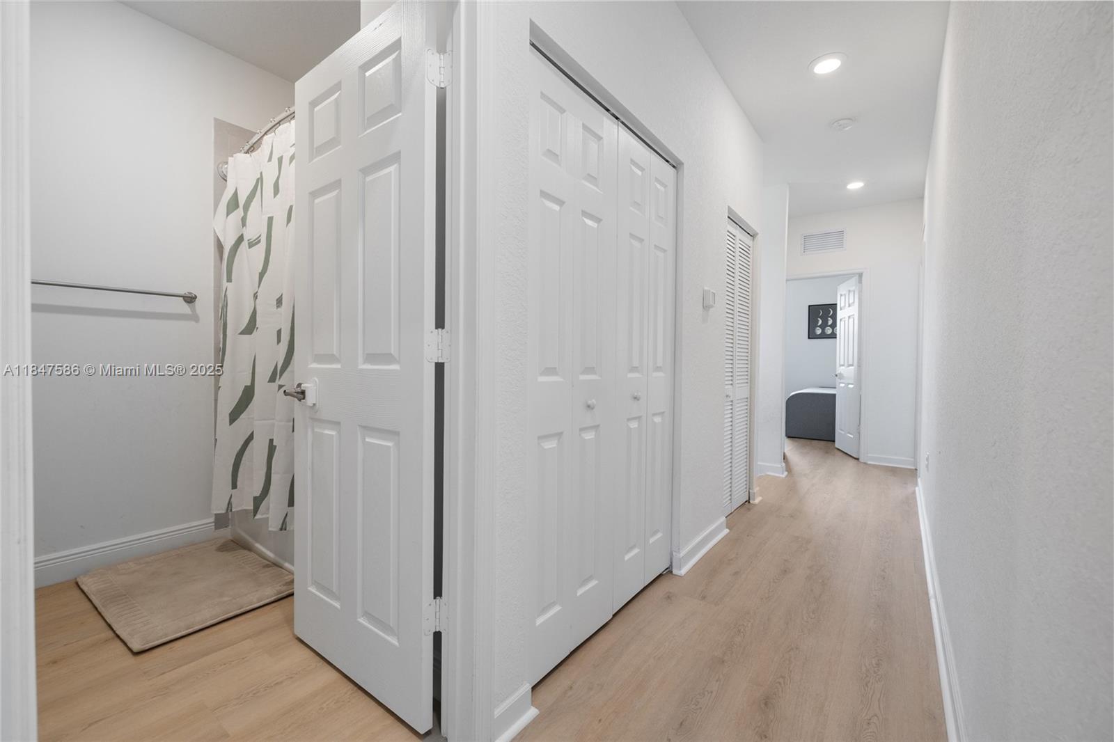 STELLAR PEMBROKE PINES - Residential Lease