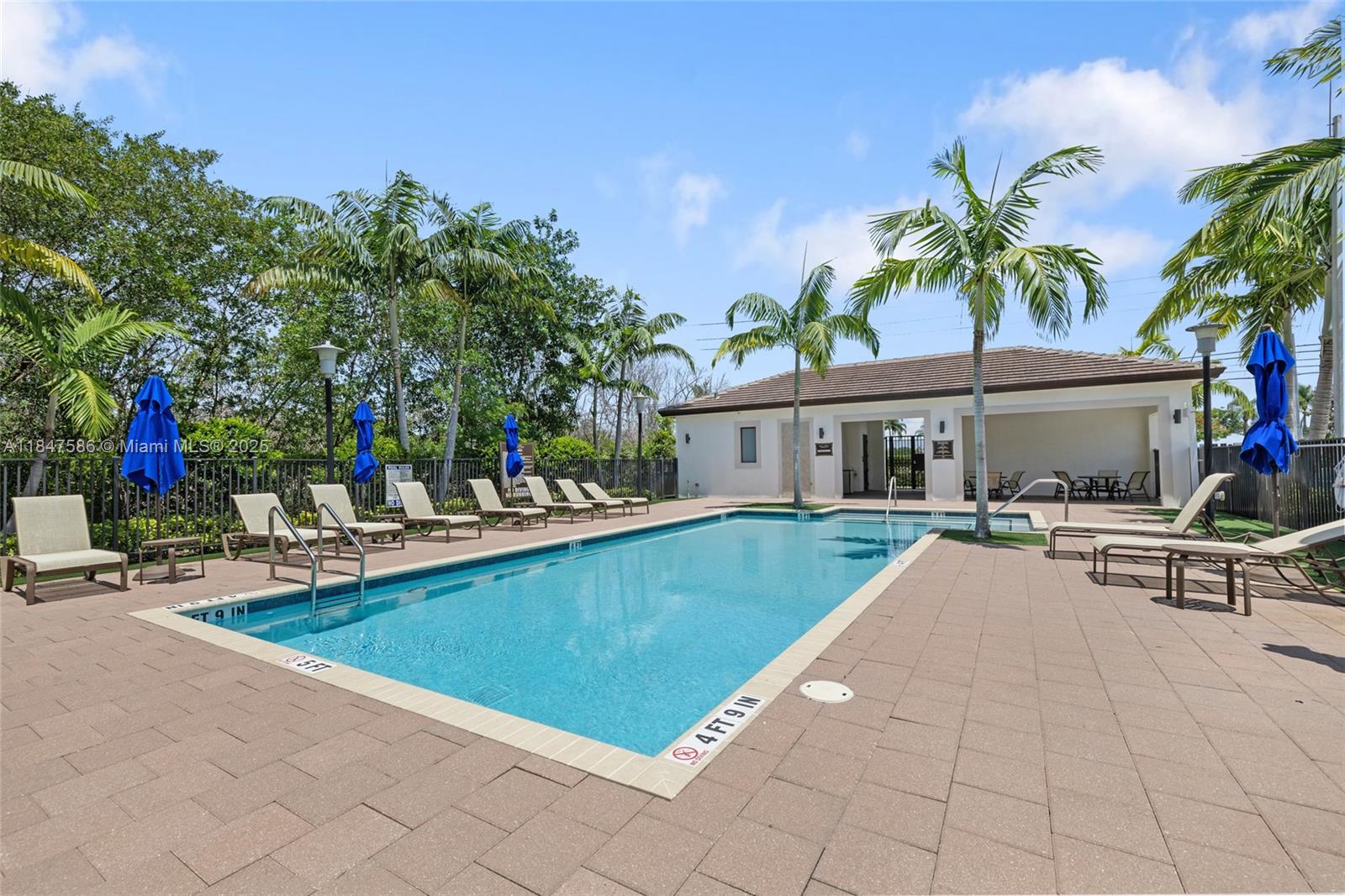 STELLAR PEMBROKE PINES - Residential Lease