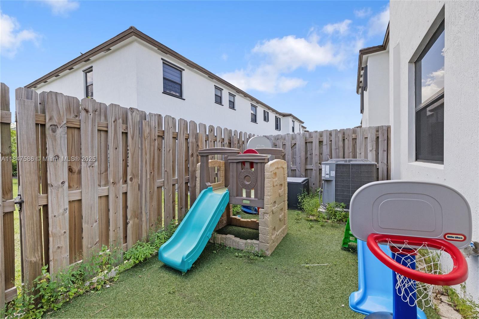 STELLAR PEMBROKE PINES - Residential Lease