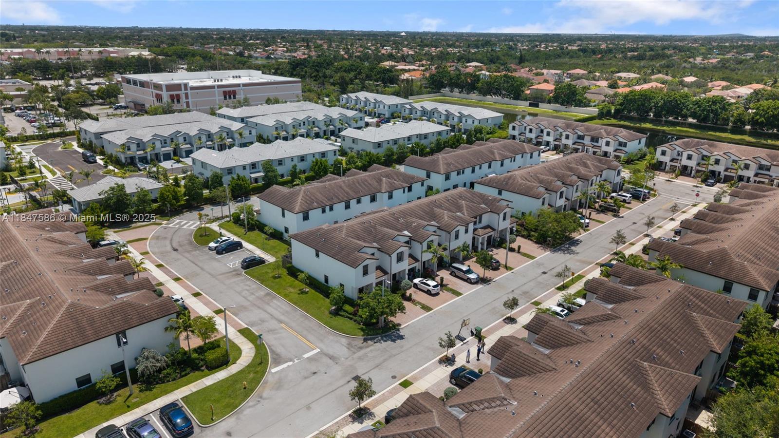 STELLAR PEMBROKE PINES - Residential Lease