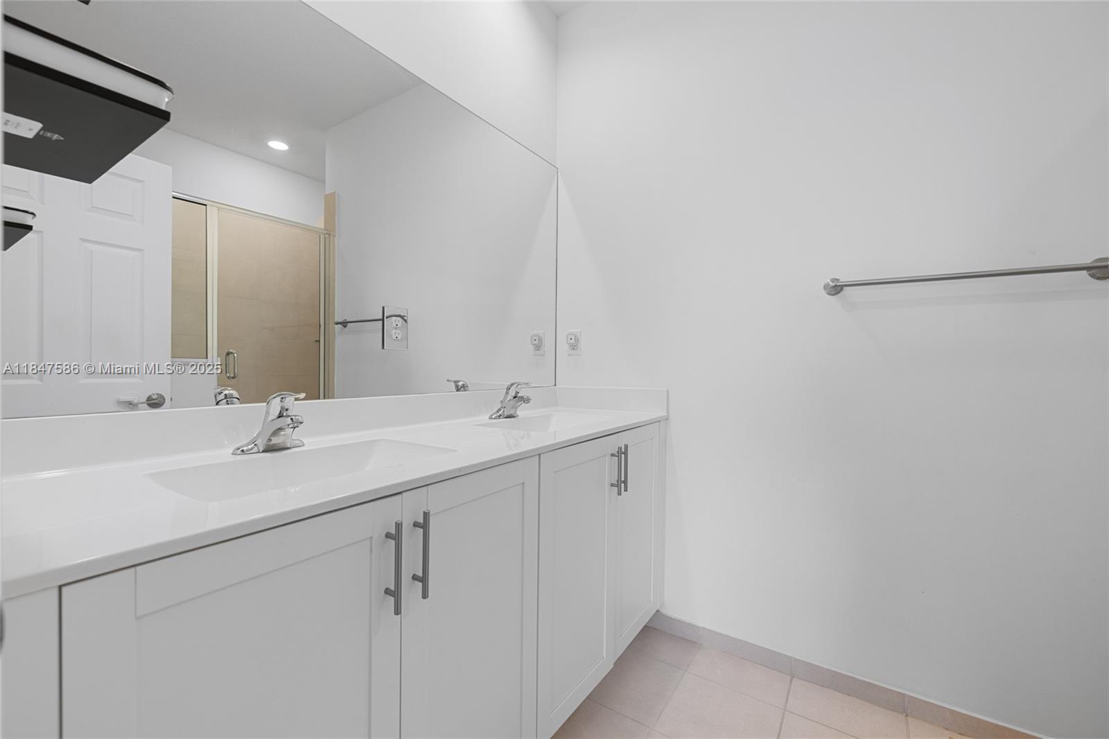 STELLAR PEMBROKE PINES - Residential Lease